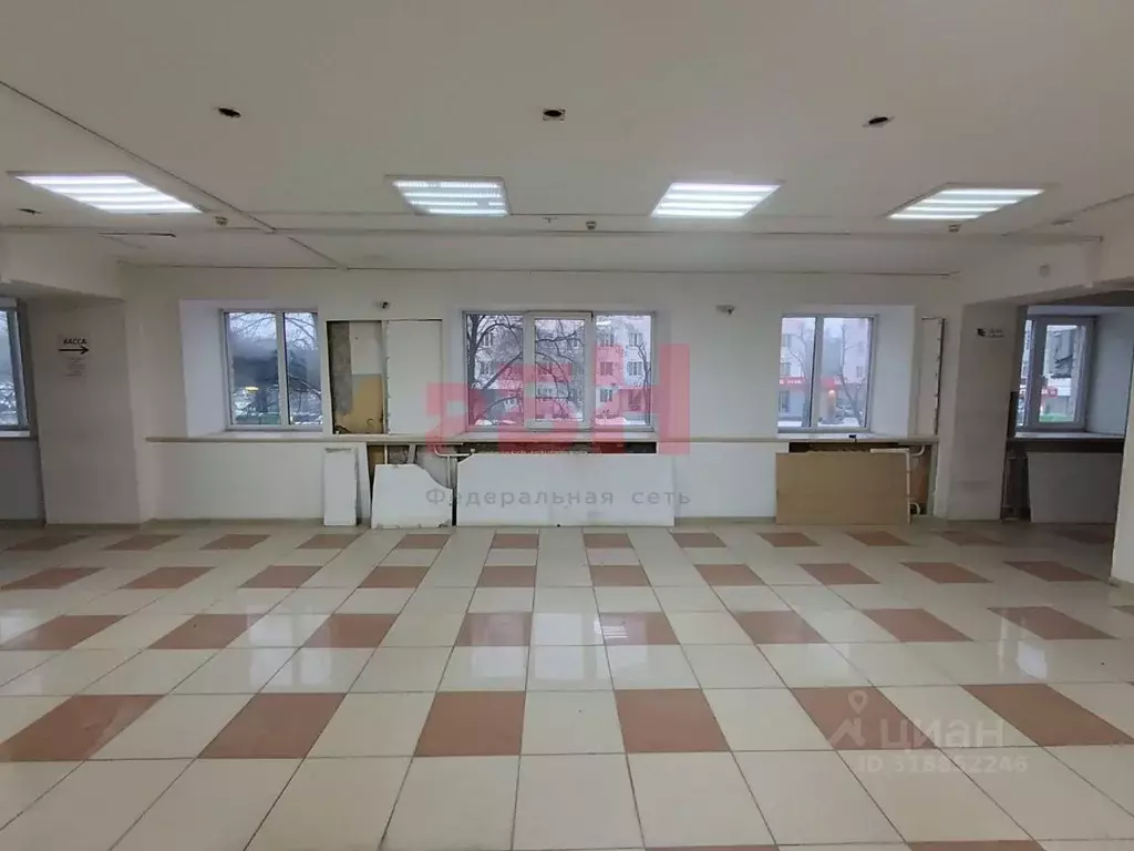 Торговая площадь в Тюменская область, Тюмень ул. Мельникайте, 101 (319 ... - Фото 2