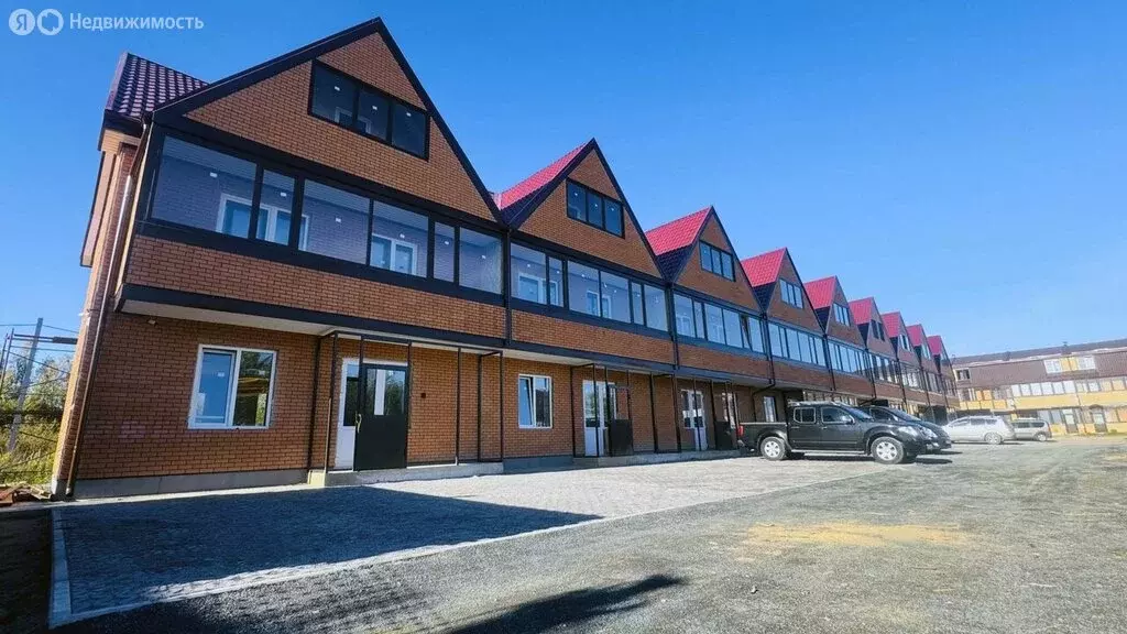 Дом в Кириши, улица Нефтехимиков, 102/9 (200 м) - Фото 2