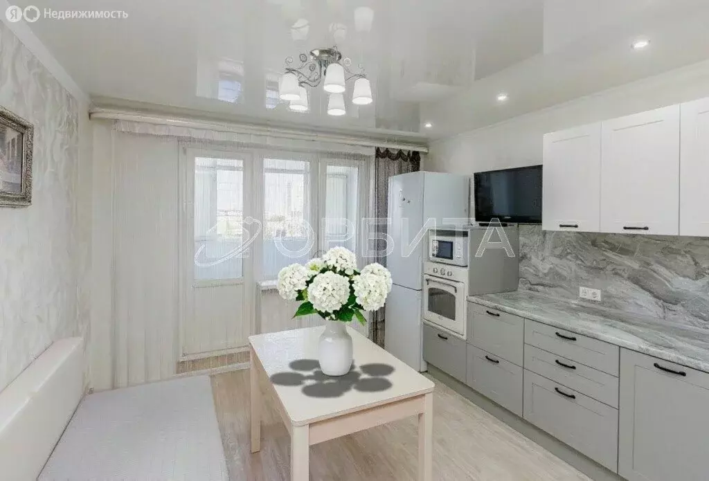 3-комнатная квартира: Тюмень, Кремлёвская улица, 85 (90 м) - Фото 2