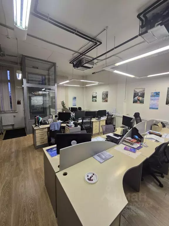 Помещение свободного назначения в Санкт-Петербург просп. Средний ... - Фото 1