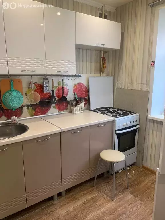 3-комнатная квартира: Губаха, проспект Ленина, 49 (61.1 м) - Фото 0