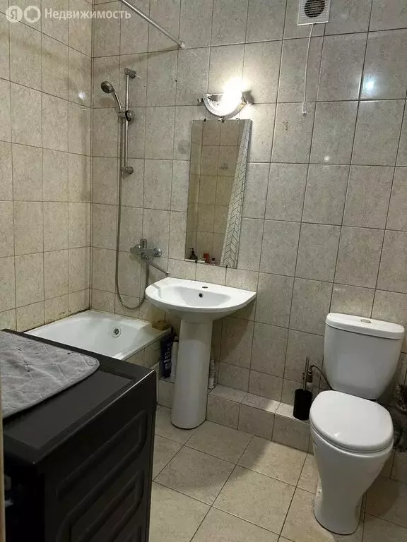 2-комнатная квартира: посёлок городского типа Яблоновский, улица ... - Фото 0