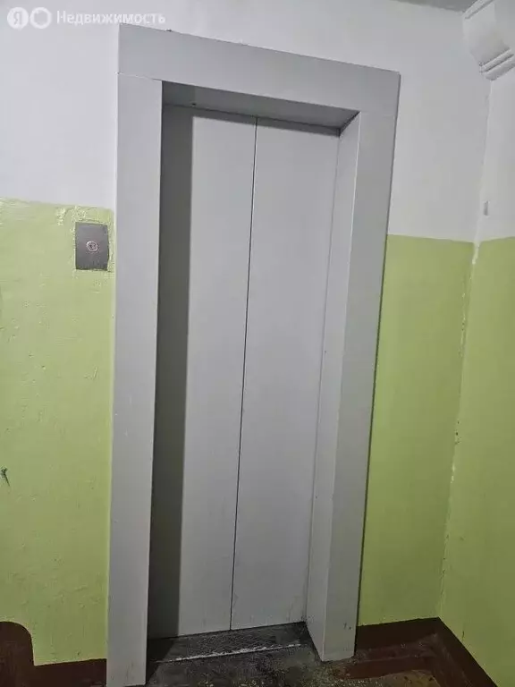 3-комнатная квартира: посёлок городского типа Молочный, улица ... - Фото 1