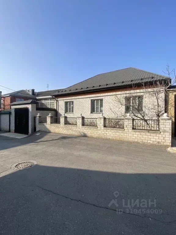 Дом в Дагестан, Махачкала ул. Тахтарова, 2 (150 м) - Фото 0