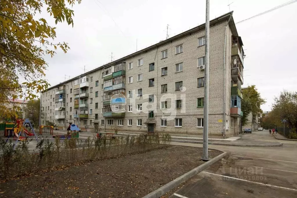 3-к кв. Тюменская область, Тюмень Волгоградская ул., 113 (51.2 м) - Фото 1