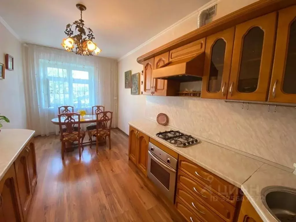 3-к кв. Астраханская область, Астрахань ул. Шаумяна, 14Б (100.0 м) - Фото 1