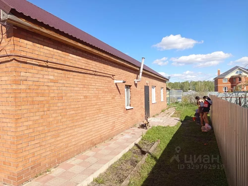 Дом в Омская область, с. Азово пер. Черемуховый, 21 (50 м) - Фото 2