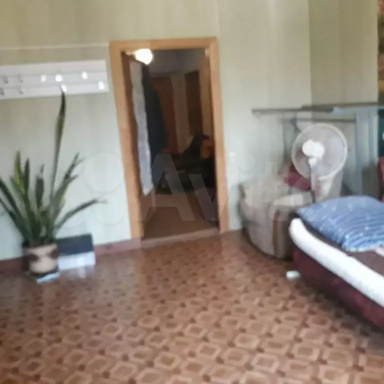 Комната 20 м в 3-к., 1/1 эт. - Фото 1
