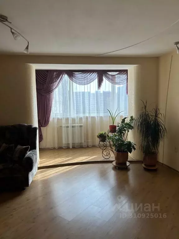 3-к кв. Кировская область, Киров просп. Строителей, 5 (62.5 м) - Фото 0
