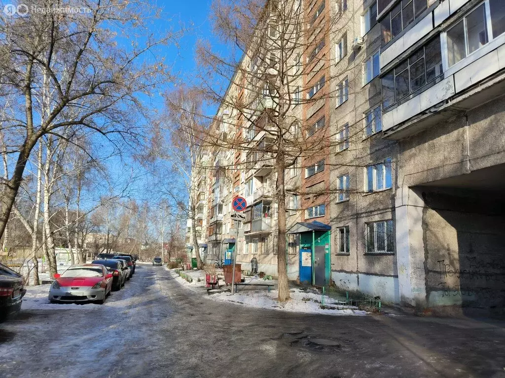 3-комнатная квартира: Барнаул, Павловский тракт, 66 (59.8 м) - Фото 0