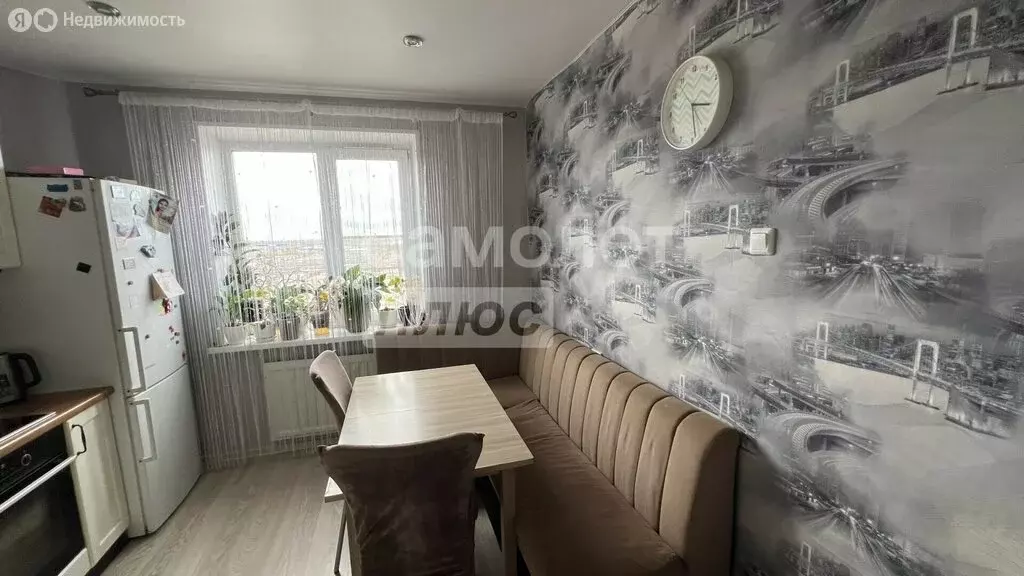 3-комнатная квартира: Череповец, улица Партизана Окинина, 12 (66.3 м) - Фото 2