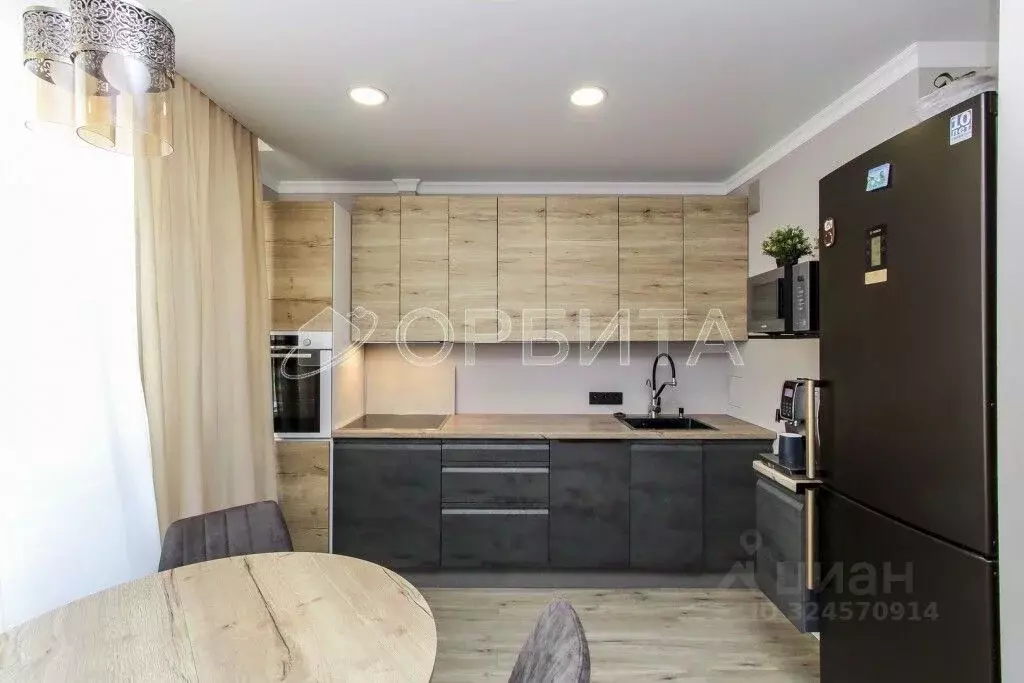 2-к кв. Тюменская область, Тюмень ул. Газовиков, 44 (50.5 м) - Фото 2