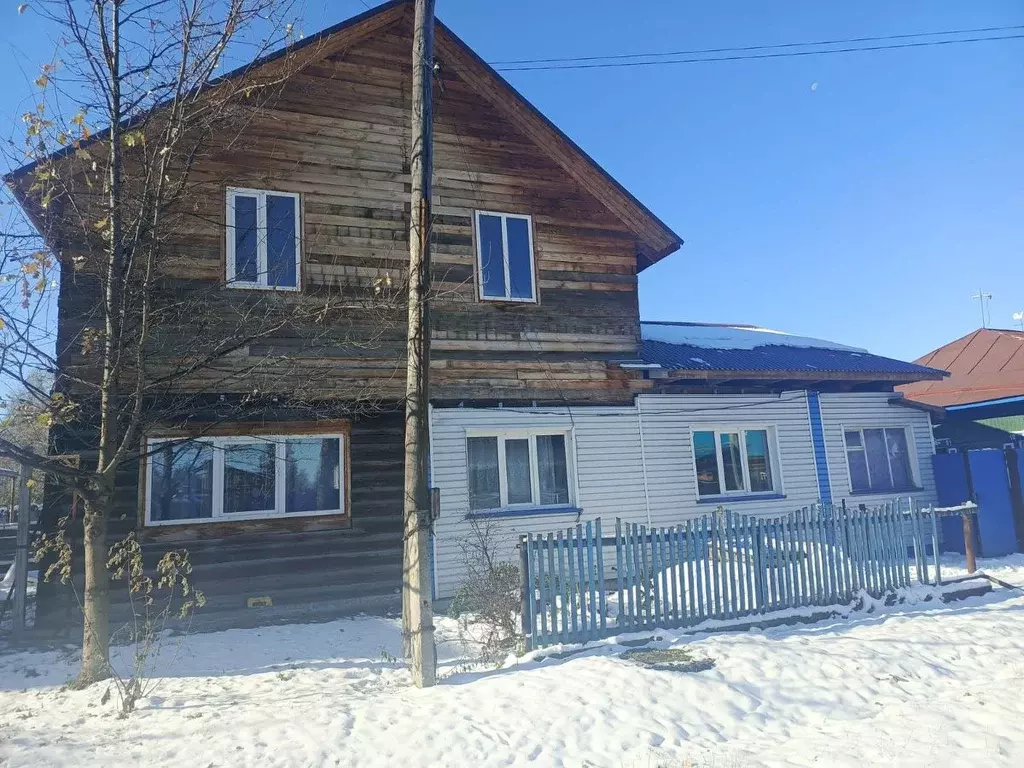 Дом в Новосибирская область, Болотное Армейская ул., 5 (238 м) - Фото 1