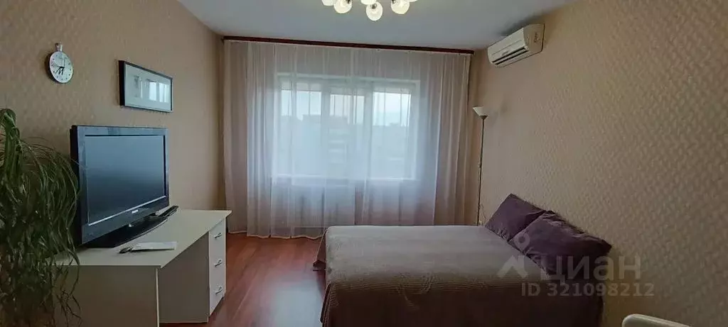 3-к кв. Омская область, Омск ул. 10 лет Октября, 113 (65.0 м) - Фото 1