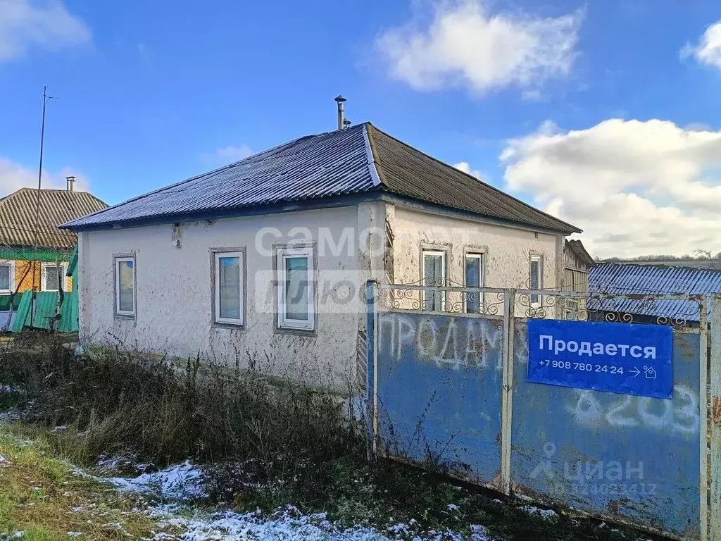 Дом в Белгородская область, Старооскольский городской округ, с. ... - Фото 1