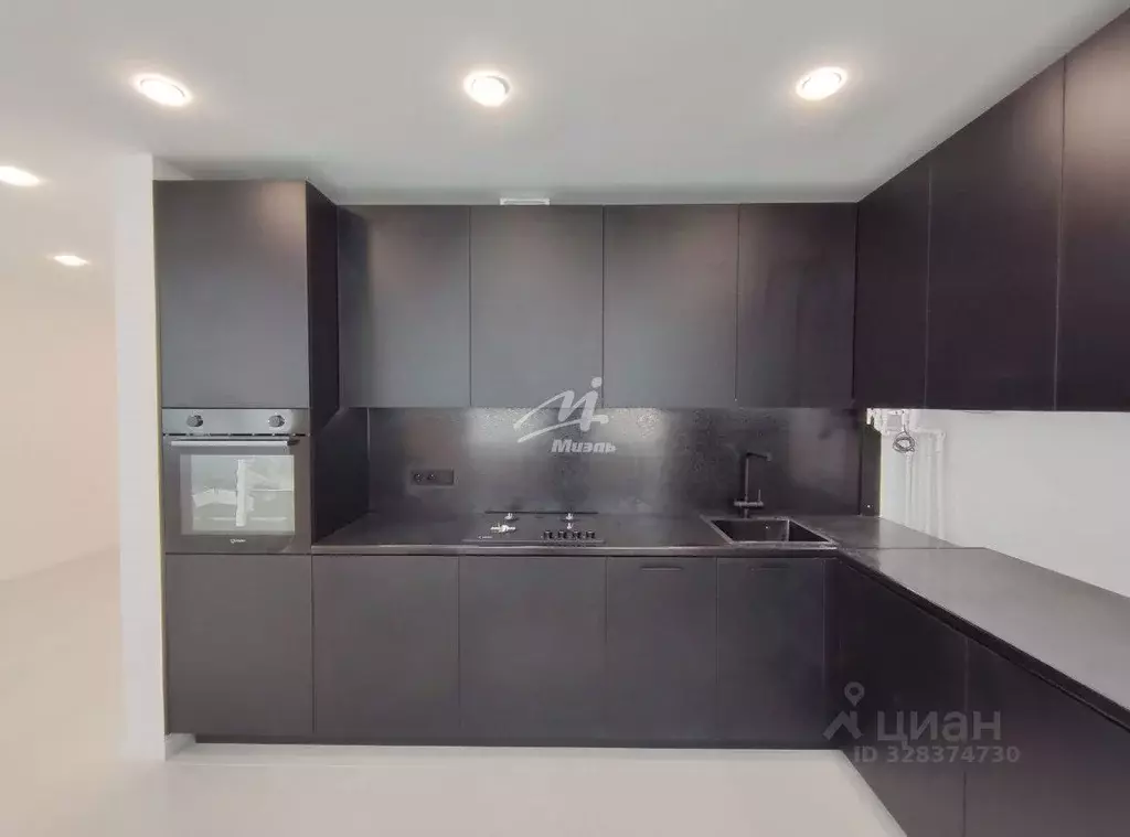 3-к кв. Севастополь ул. Хрусталева, 137 (69.2 м) - Фото 1