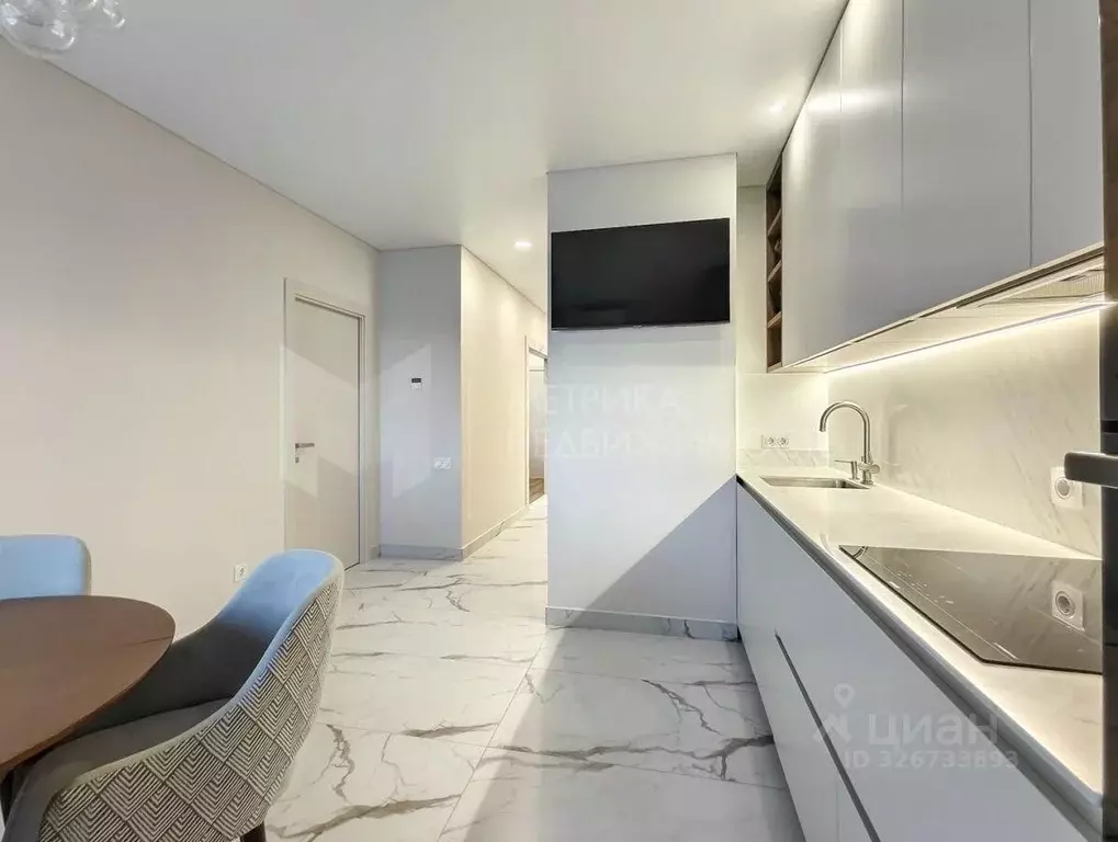 3-к кв. Тюменская область, Тюмень Новгородская ул., 3 (70.0 м) - Фото 1