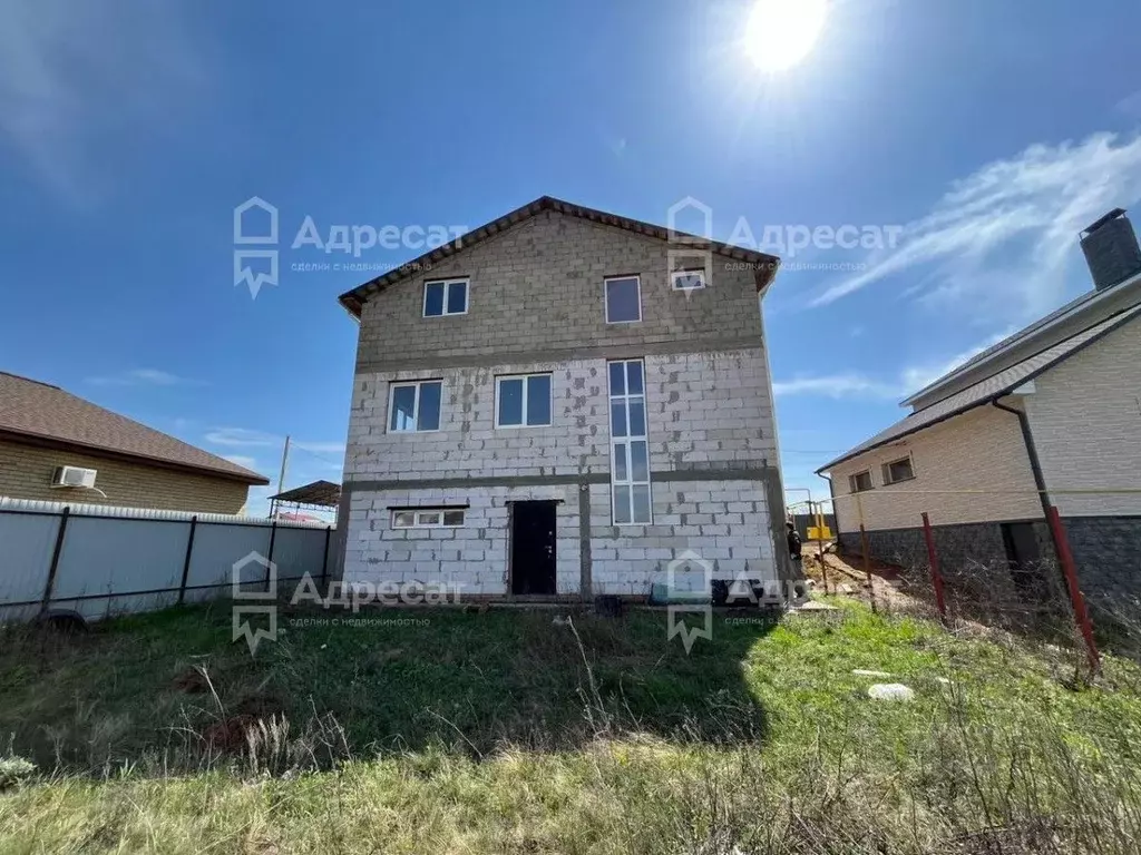 Дом в Волгоградская область, Волгоград Дунайская ул. (300 м) - Фото 1