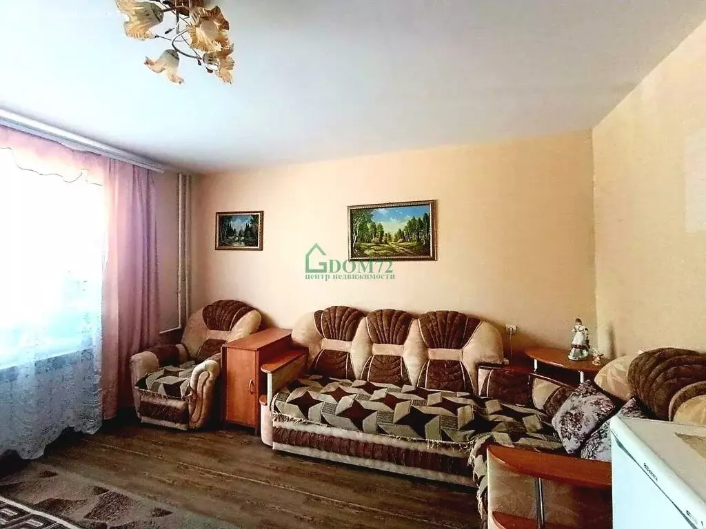 2-комнатная квартира: Тобольск, 4-й микрорайон, 43 (56.7 м) - Фото 1