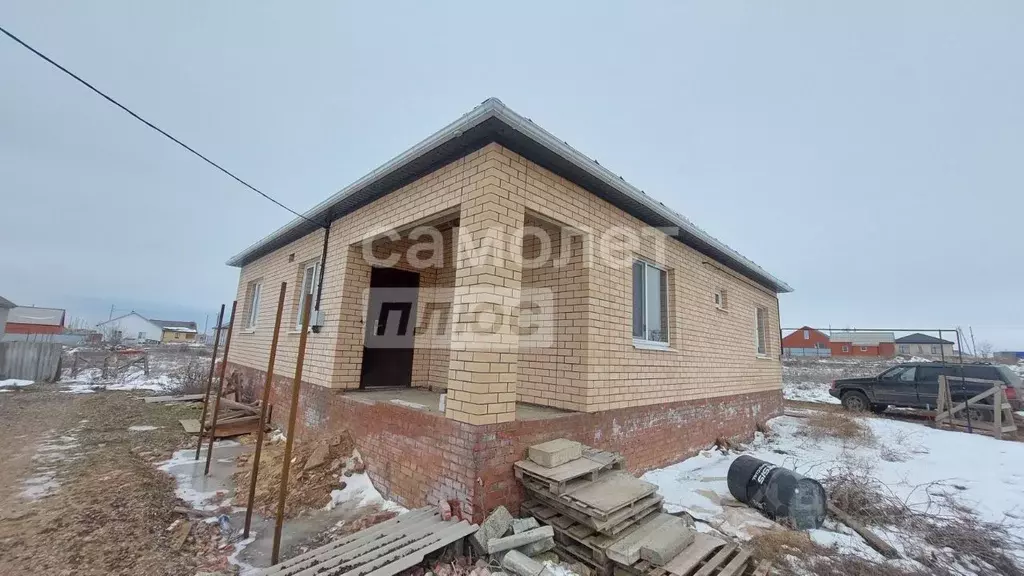 Дом в Калмыкия, Элиста пер. Богдо уул (120 м) - Фото 1