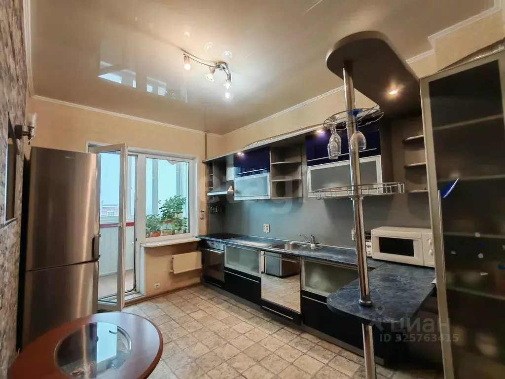 3-к кв. Челябинская область, Челябинск просп. Победы, 384А (82.6 м) - Фото 1