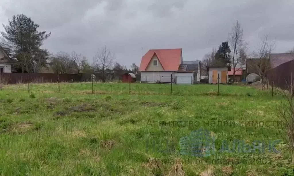 Участок в Ленинградская область, Гатчинский район, с. Рождествено ... - Фото 0