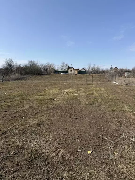 Дом в Волгоградская область, Светлоярский район, Большечапурниковское ... - Фото 1