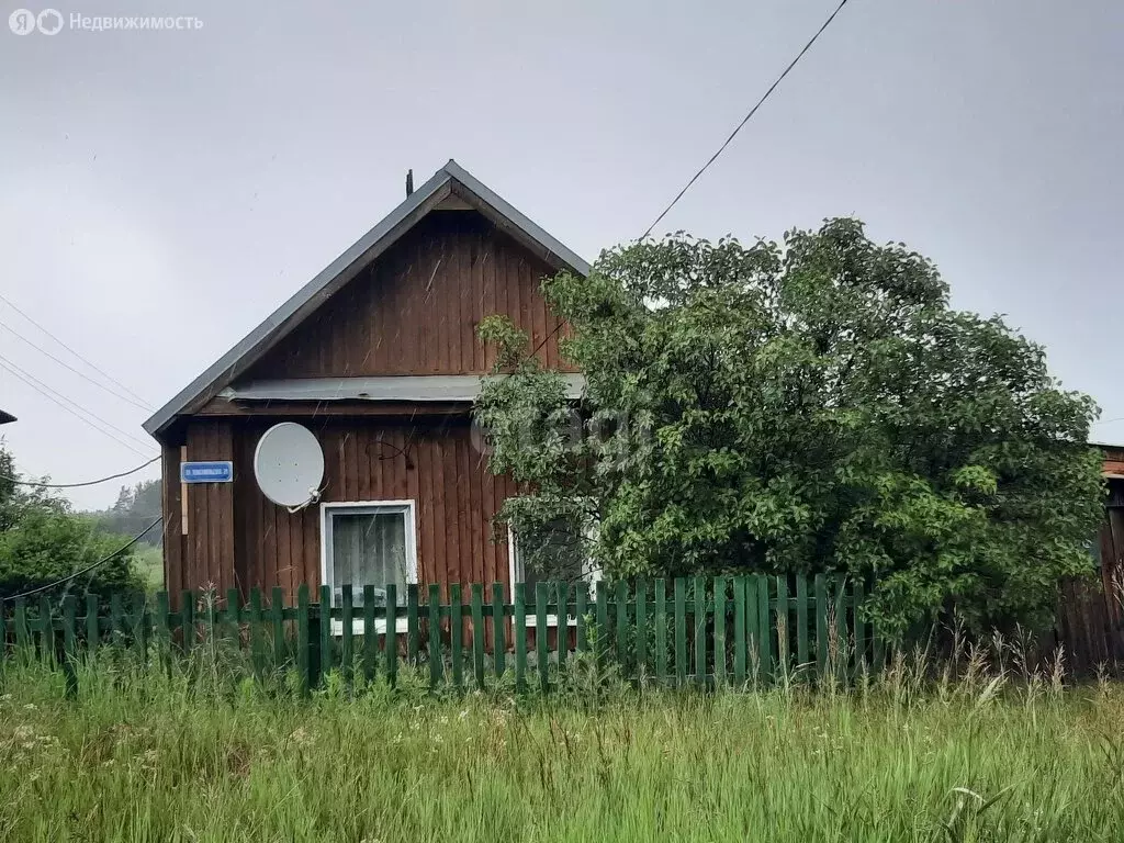 Дом в село Петрокаменское, Комсомольская улица (20 м) - Фото 1