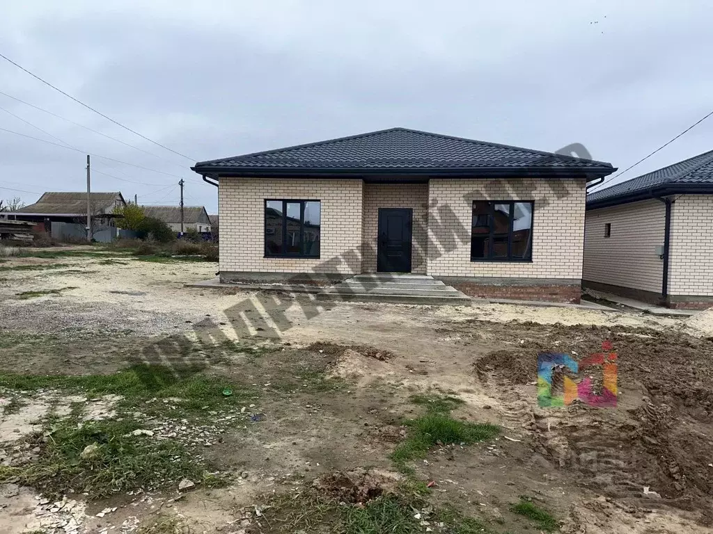 Дом в Калмыкия, Элиста ул. А.И. Терещенко (101 м) - Фото 1