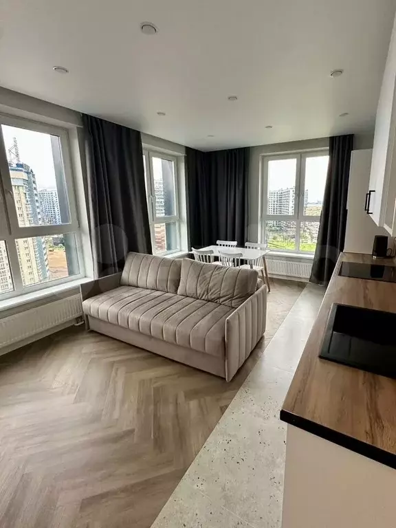 2-к. квартира, 60 м, 13/18 эт. - Фото 1