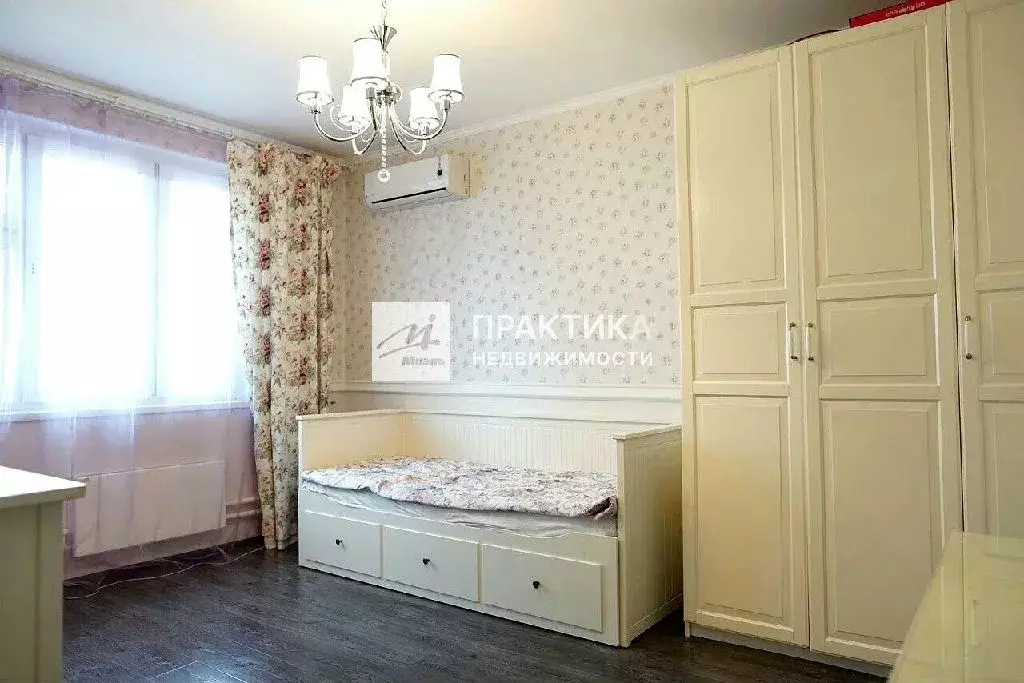 Продается 3-комнатная квартира - Фото 1