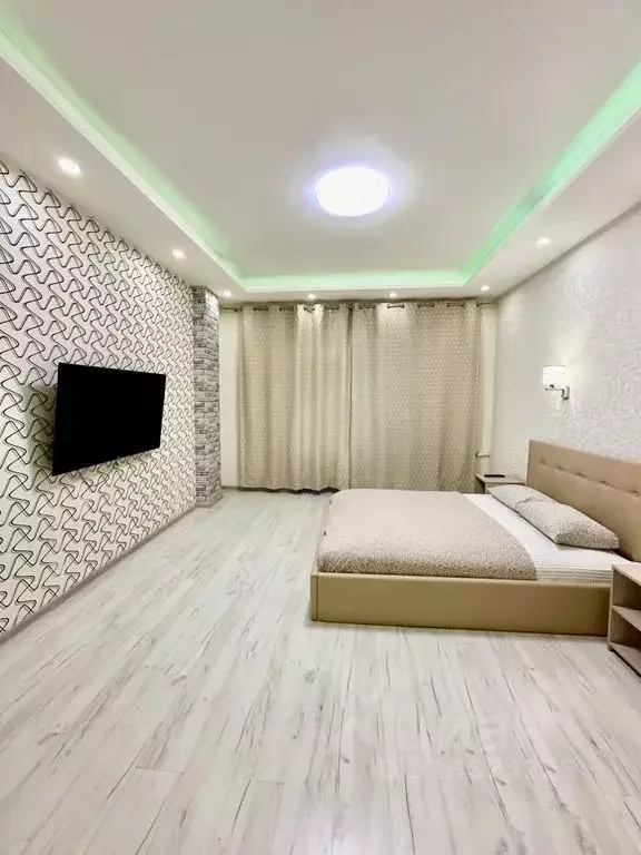 2-к кв. Волгоградская область, Волгоград Коммунистическая ул., 16А ... - Фото 0