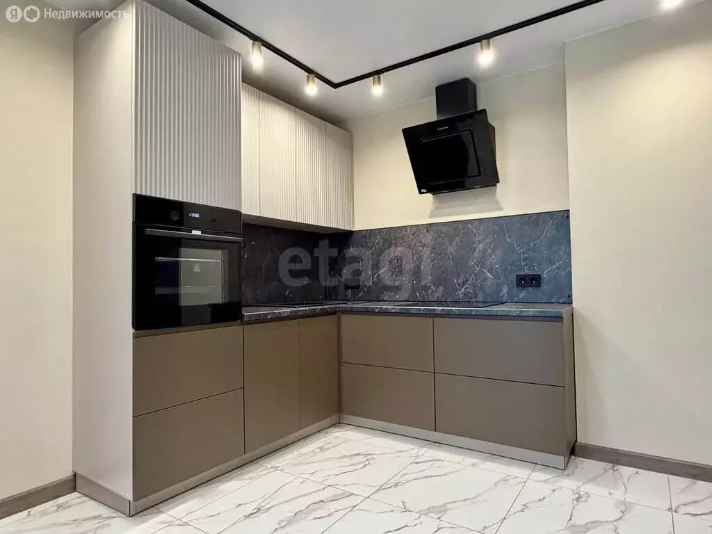 2-комнатная квартира: Череповец, улица Наседкина, 19 (70.2 м) - Фото 2