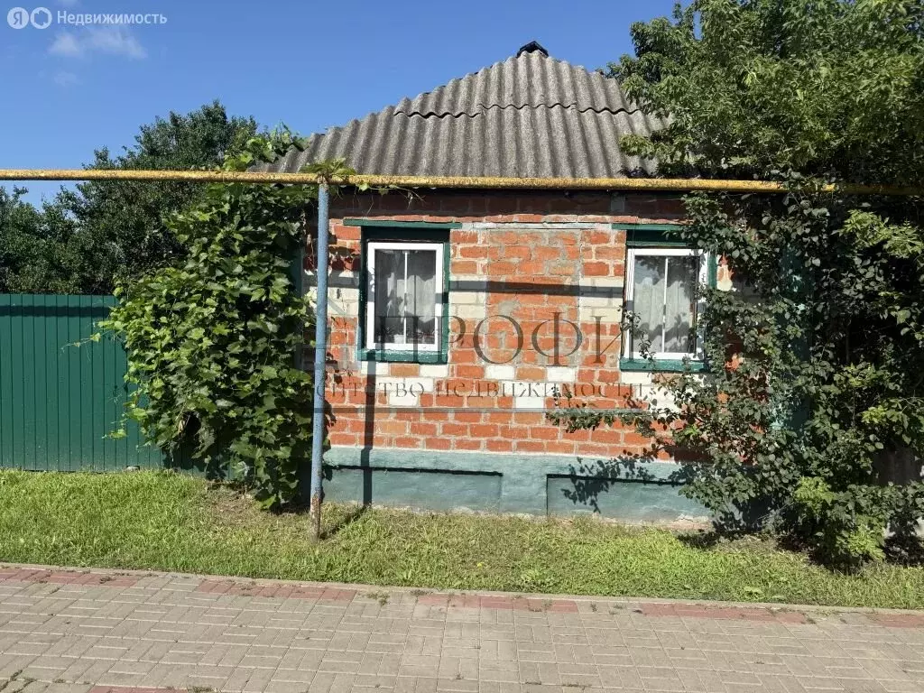 Дом в Белгородская область, рабочий посёлок Чернянка, Октябрьская ... - Фото 1