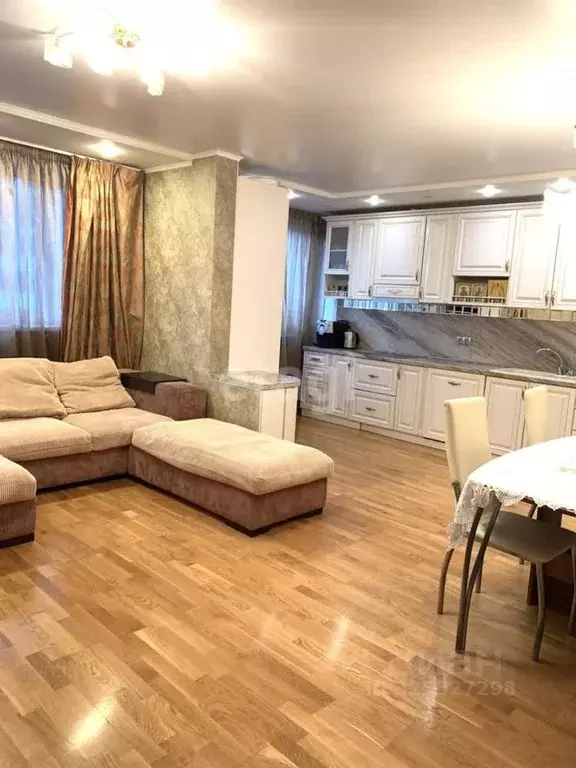 2-к кв. Тюменская область, Тюмень ул. 50 лет Октября, 57Ак1 (79.8 м) - Фото 1