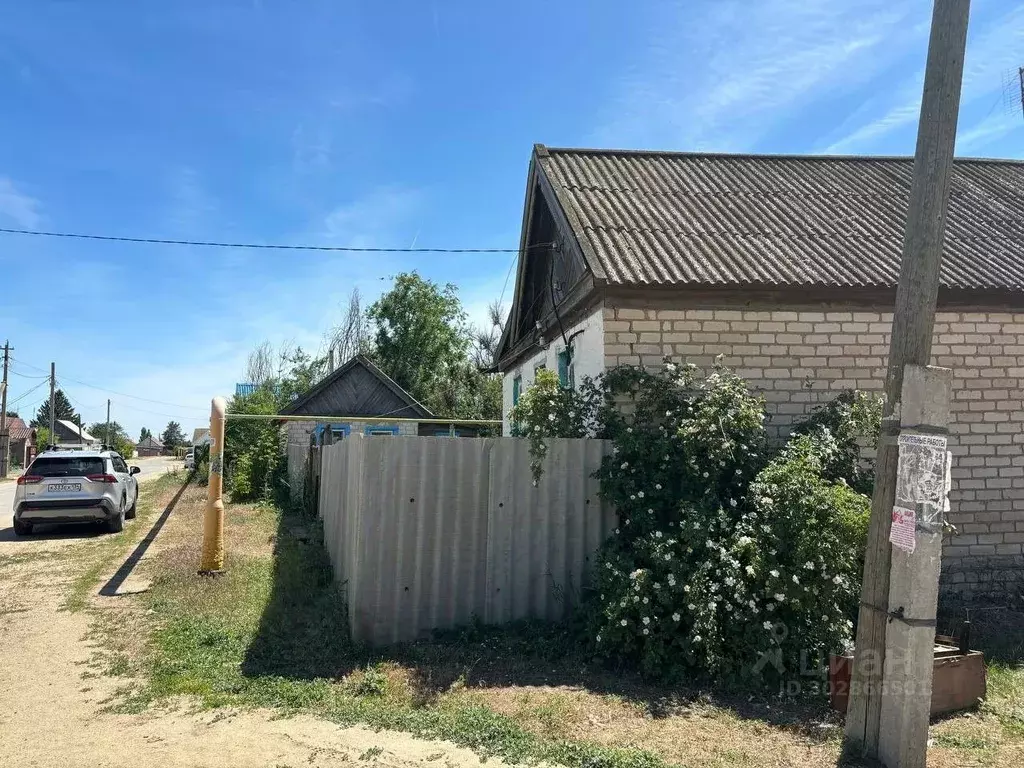 Дом в Волгоградская область, Дубовский район, Пичужинское с/пос, с. ... - Фото 2