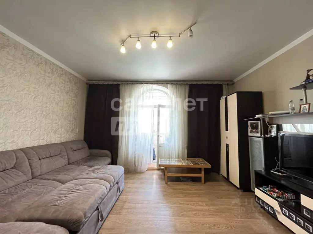 3-к кв. Курская область, Курск ул. 2-я Рабочая, 6 (73.0 м) - Фото 0
