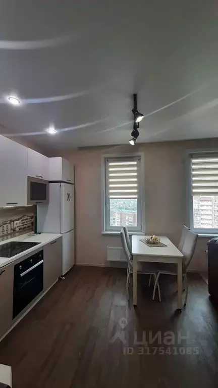 2-к кв. Тюменская область, Тюмень ул. Муравленко, 11 (60.0 м) - Фото 2