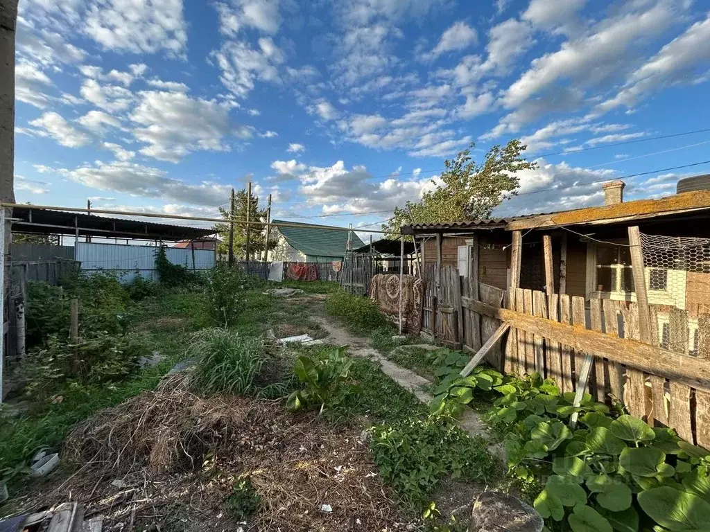 Дом в Астраханская область, Астрахань ул. Антокольского, 12 (49 м) - Фото 2