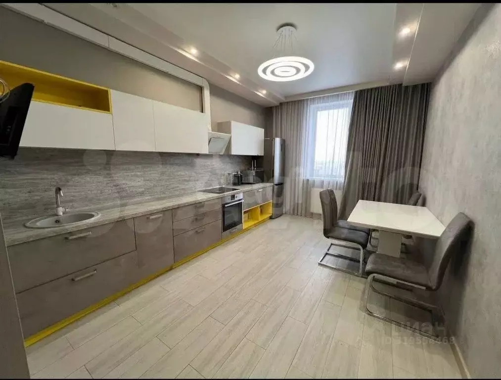 3-к кв. Ханты-Мансийский АО, Сургут Университетская ул., 9 (105.7 м) - Фото 1