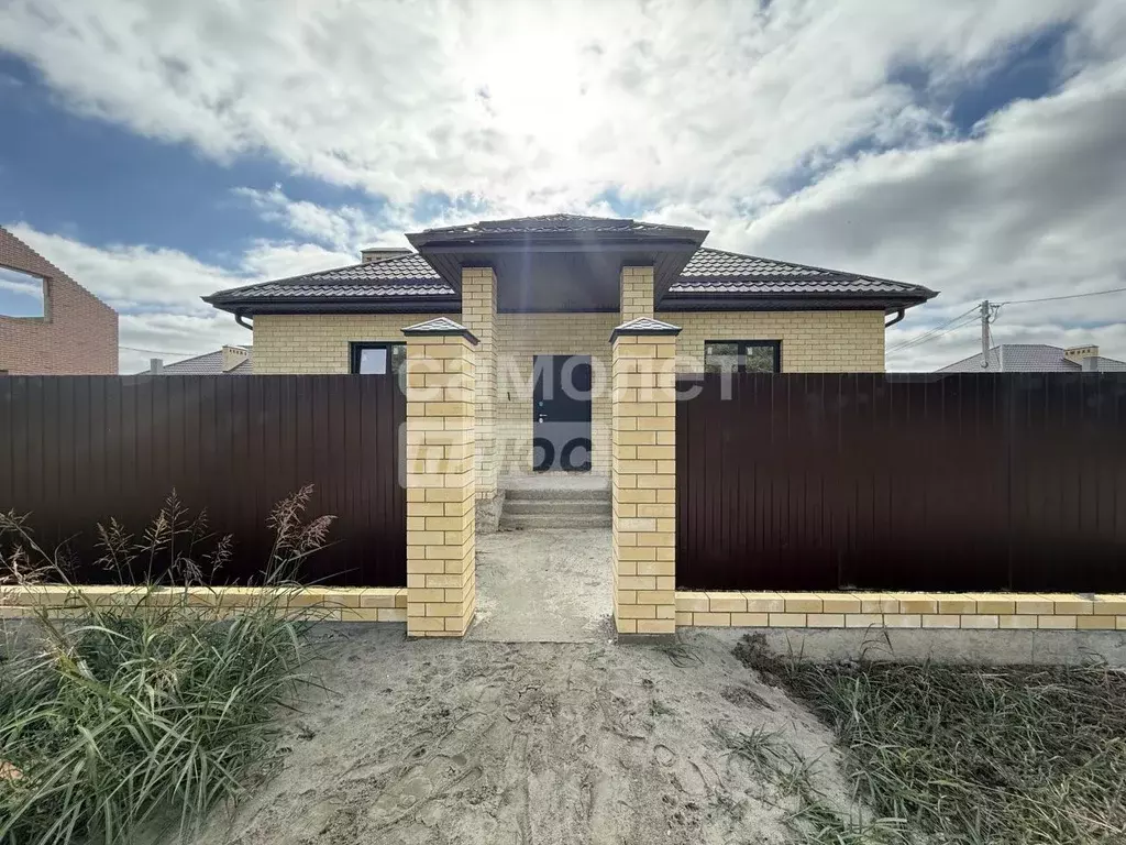 Дом в Краснодарский край, Динская ст-ца ул. Янковского (120 м) - Фото 1