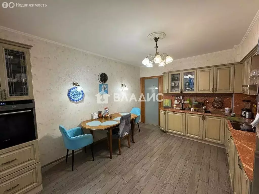 3-комнатная квартира: посёлок городского типа ВНИИССОК, Берёзовая ... - Фото 1