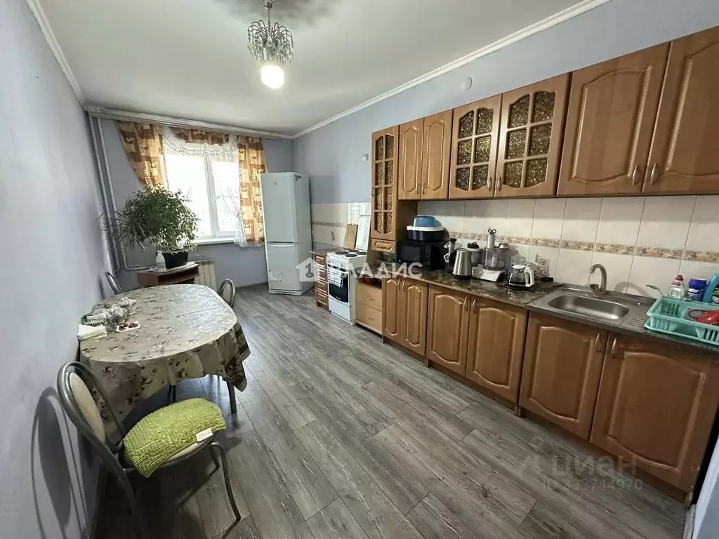 2-к кв. Бурятия, Улан-Удэ ул. Бабушкина, 180 (83.1 м) - Фото 1