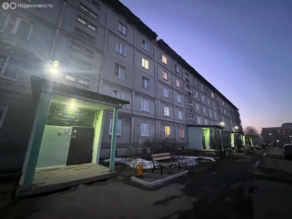 2-комнатная квартира: Алапаевск, улица Калинина, 5К2 (52.6 м) - Фото 1