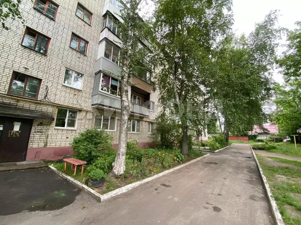 3-комнатная квартира: Брянск, улица Абашева, 2 (63.4 м) - Фото 0