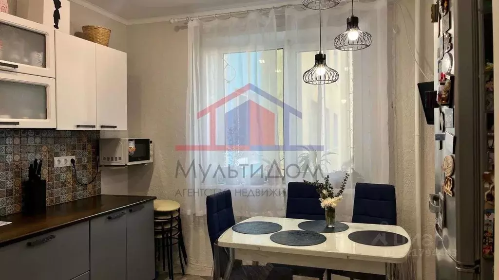 3-к кв. Белгородская область, Старый Оскол Жукова мкр, 26 (65.0 м) - Фото 0