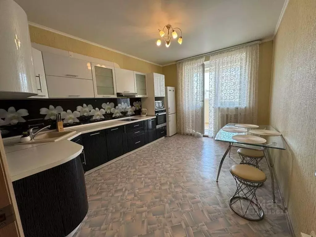 2-к кв. Тюменская область, Тюмень ул. Домостроителей, 38 (68.1 м) - Фото 1