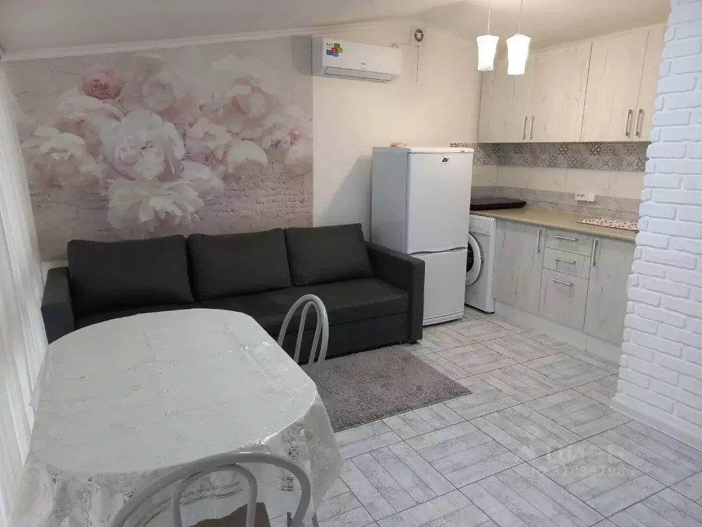 Дом в Крым, Сакский район, с. Уютное ул. Ленина (45 м) - Фото 1