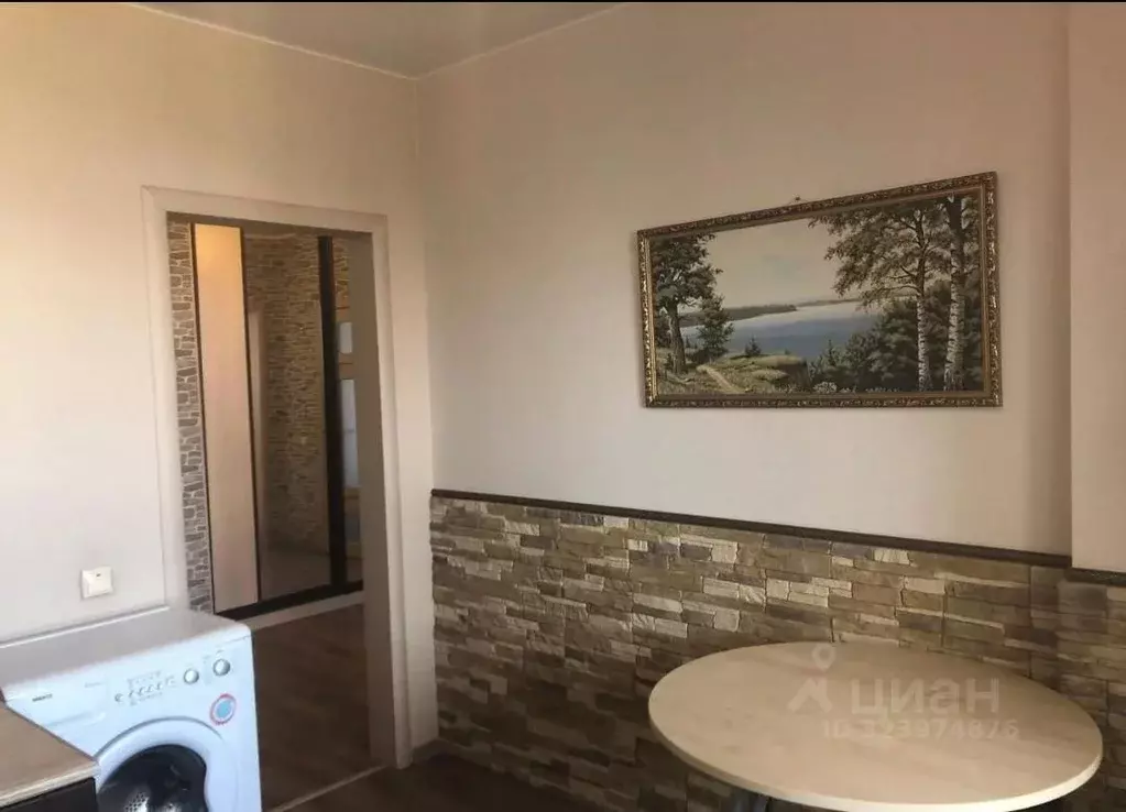 2-к кв. Тюменская область, Тюмень ул. Муравленко, 13 (55.8 м) - Фото 2