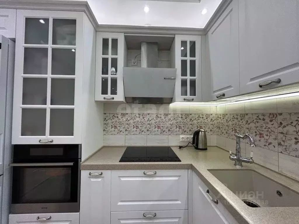 2-к кв. Ямало-Ненецкий АО, Салехард ул. Республики, 81 (66.6 м) - Фото 2